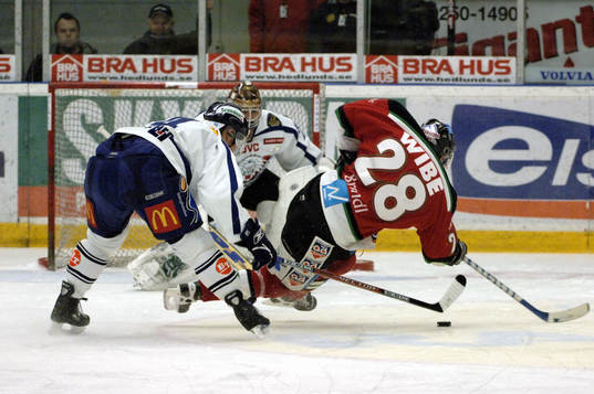 Christopher Keller, Linköping drar ner Pavel Brendl, Mora
