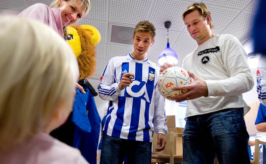 Fotboll, IFK Göteborg besöker barnkliniken på Östra