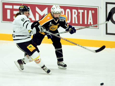 Pernilla Winberg, AIK och Mari Saarinen, Ilves