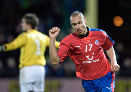 2-2, Henrik Larsson, Helsingborg har kvitterat och jublar.