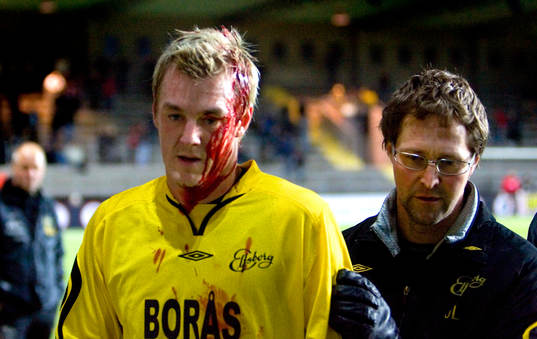 Mathias Svensson, Elfsborg. Skada, blod
