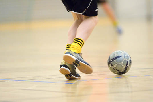 Ungdom, ungdomar, träning, innefotboll, boll, fot