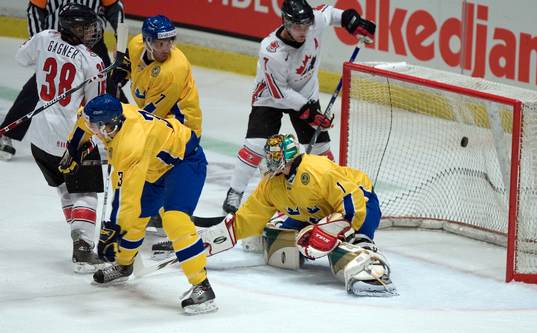 Sam Gagnr, Kanada gör 0-2 bakom Joel Gistedt, målvakt,