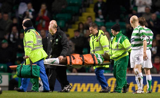 Bobo Balde, Celtic, skada, bår