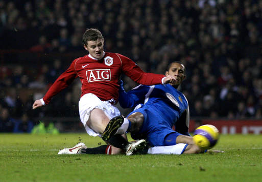 Ole Gunnar Solksjaer, Manchester United och Fitz Hall, Wigan