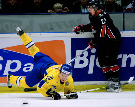 Magnus Isaksson, Sverige