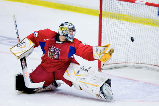 Ondrej Pavelec, Målvakt Tjeckien släpper in pucken bakom
