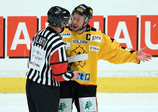 Robert Lahti, domare och Magnus Wernblom, Skellefteå