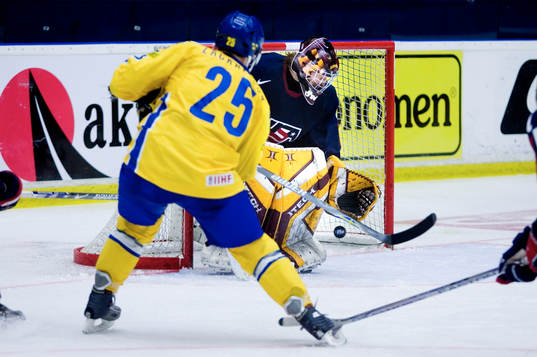 Patrik Zackrisson, Sverige slår in 1-1 målet
