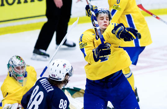 Nicklas Bergfors, Sverige slänger upp handen i luften