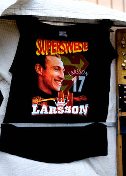 Henrik Larsson på debut dagen. Tröja, souvenir