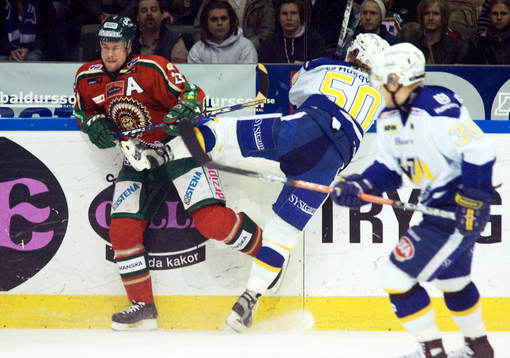 Ronnie Sundin, Frölunda glider undan tacklingen från