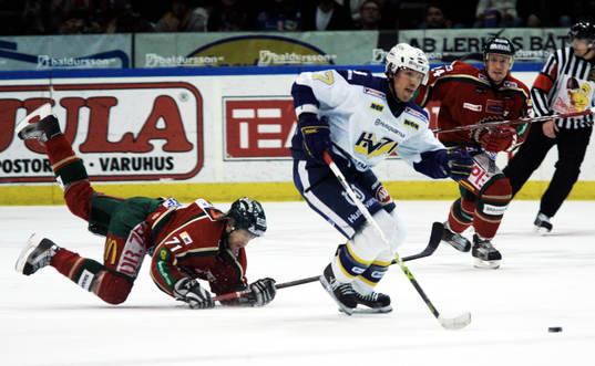 Frölunda på efterkälken. Andreas Falk, HV 71 med Tomi