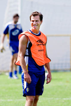 Daniel Mobaeck sticker ut tungan