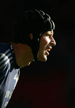 Petr Cech,  Chelsea (Målvakt, hjälm)