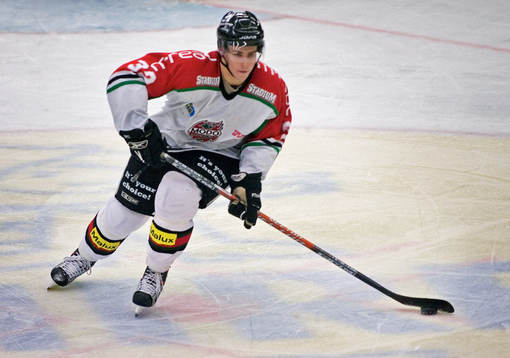 Zdenek Blatny, Modo