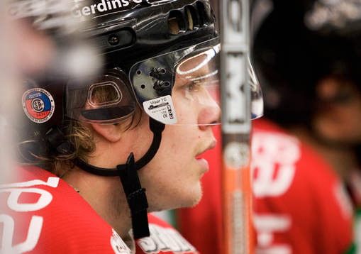 Adam Andersson, Modo
