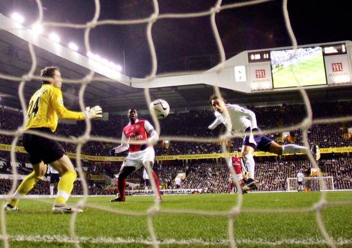 Dimitar Berbatov, Tottenham  gör mål på Manuel Almunia,