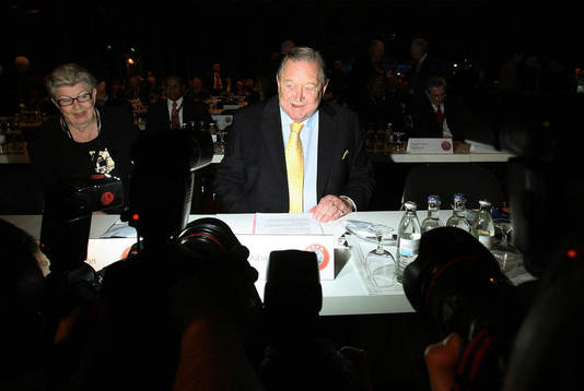 Lennart Johansson, President UEFA, fru, Lola