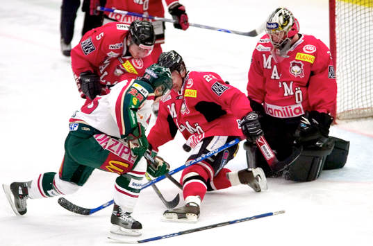 Jonas Esbjörs, Frölunda, möter Mikael Wahlberg, Johan