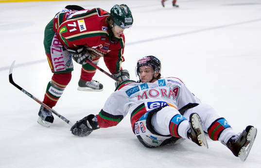 Tomi Kallio, Frölunda fäller Håkan Bogg, Mora
