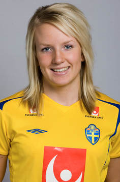 Petra Larsson, Sverige