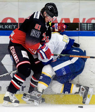 Fedor Fedorov tacklar Danielo Grillfors