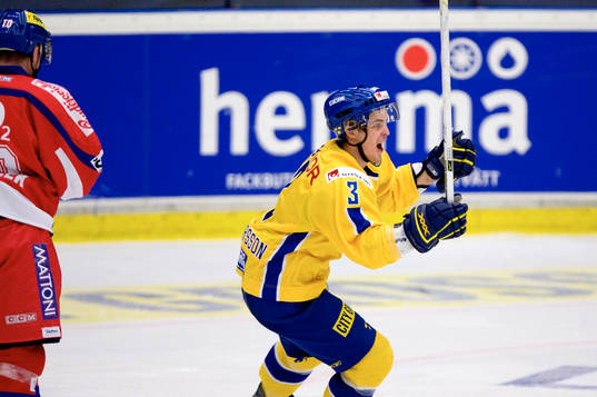 Hemma i Jönköping avgjorde Niklas Hjalmarsson, HV 71, i