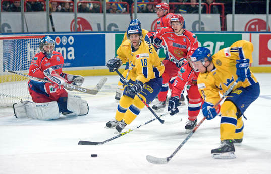 Per Hållberg och Patric Hörnqvist pressar på framför
