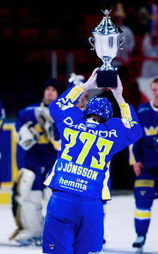 Jörgen Jönsson, Sverige med 273 på ryggen håller upp
