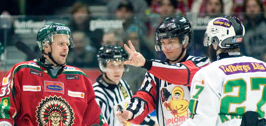 Martin Cibak, Frölunda, oense med domare