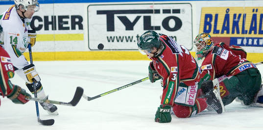 Ari Vallin och Joel Gistedt, målvakt, Frölunda, kämpar