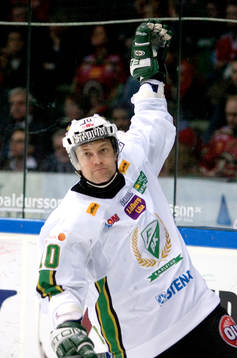 0-4, Pelle Prestberg