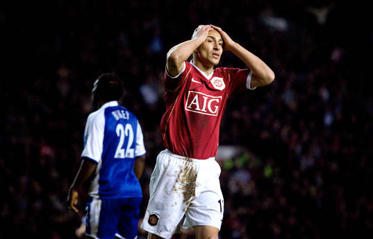 Henrik Larsson missar en målchans