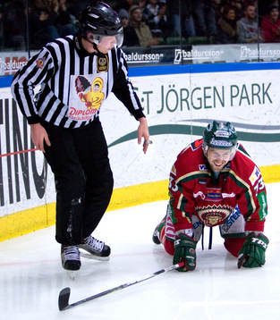 Martin Cibak, Frölunda och linjedomare, assisterande domare