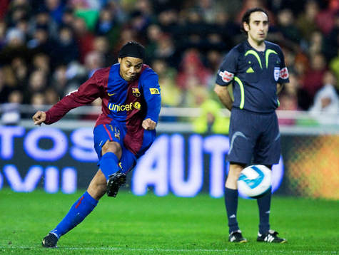 Ronaldinho, Barcelona och domare