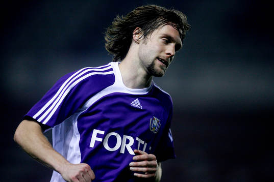 Max Von Schleebrügge, spelade med Anderlecht B-lag