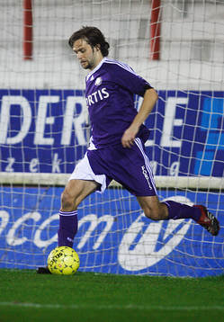 Max Von Schleebrügge, spelade med Anderlecht B-lag