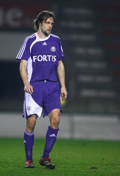 Max Von Schleebrügge, spelade med Anderlecht B-lag