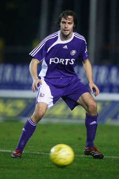 Max Von Schleebrügge, spelade med Anderlecht B-lag