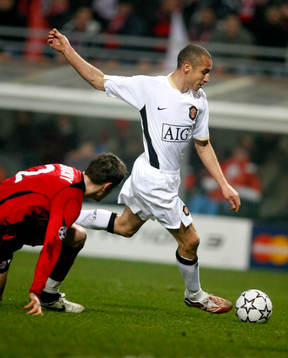 Henrik Larsson, united och Mathieu Debuchy, Lille