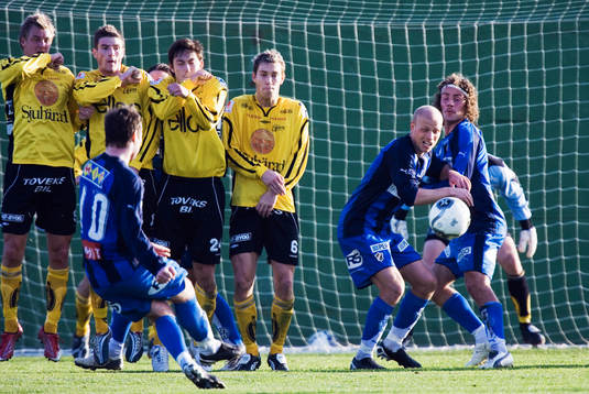Frispark, Veigar Pall Gunnarsson klipper till och Elfsborgs