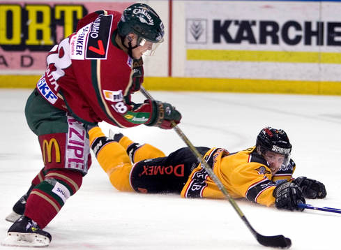 Steven Kariya frölunda lurar ner Jan Sandström, Luleå