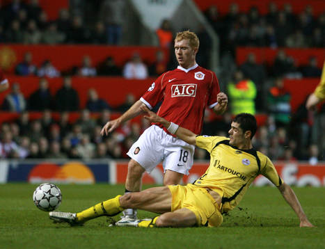 Paul Scholes, Manchester Unitedtacklas av Efstathios