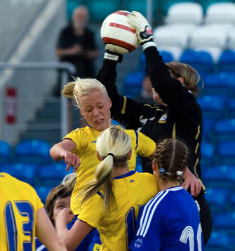 Caroline Seger, Sverige