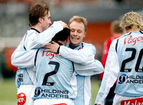 Anders Andersson och Daniel Theorin kramar om Ulrich