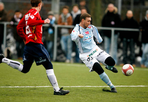 Niklas Skoog, Malmö, på väg mot mål