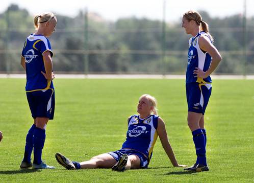 Caroline Seger, Nilla Fischer, och Sara Johansson, Sverige