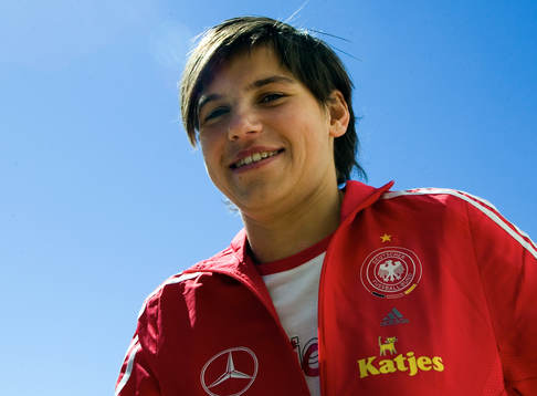 Ariane Hingst, Tyskland