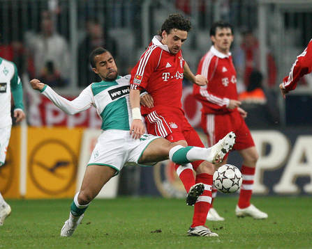 Patrick Owomoyela, Owen Hargreaves